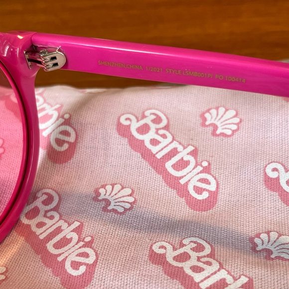 Lele Sadoughi x Barbie Hot Pink Oversized Round Sunglasses NWT - Picture 9 of 14